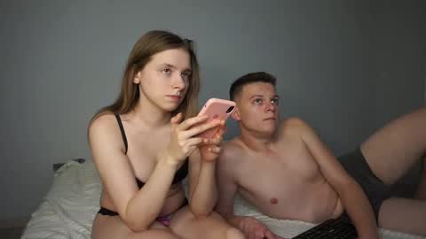 Snapshot of tugruel chatting on 13, 11, 2025 Elza and Tim online show from 13, 11, 2025