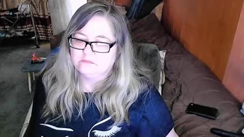 Lana online show from 16, 2, 2025