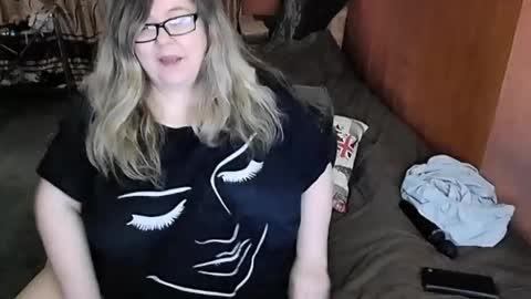 Lana online show from 20, 2, 2025