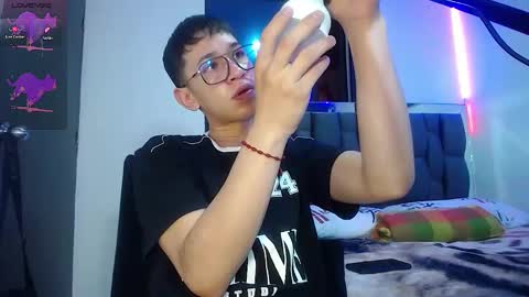 Snapshot of twink_daren chatting on 18, 2, 2025 Mr Daren online show from 18, 2, 2025