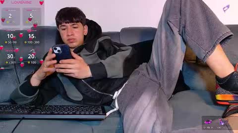Snapshot of twink_daren chatting on 8, 10, 2025 Mr Daren online show from 8, 10, 2025