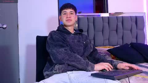Snapshot of twink_daren chatting on 16, 6, 2026 Mr Daren online show from 16, 6, 2026