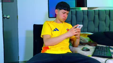 Snapshot of twink_daren chatting on 27, 6, 2026 Mr Daren online show from 27, 6, 2026