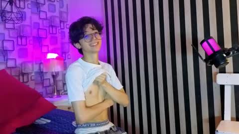 Snapshot of twink_sebas7 chatting on 19, 4, 2026 Sebastin online show from 19, 4, 2026