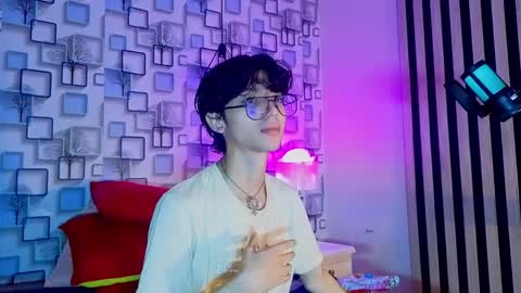 Snapshot of twink_sebas7 chatting on 7, 5, 2026 Sebastin online show from 7, 5, 2026