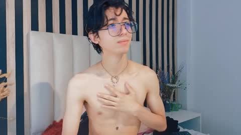 Snapshot of twink_sebas7 chatting on 10, 5, 2026 Sebastin online show from 10, 5, 2026