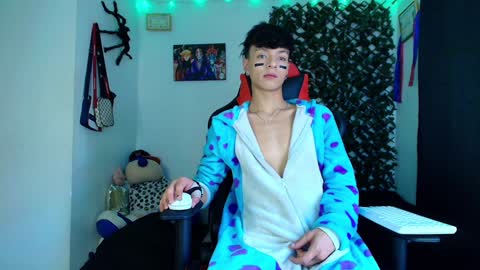 Snapshot of twink_sebas_ chatting on 3, 2, 2025 Bad boy sebastian online show from 3, 2, 2025