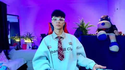 Snapshot of twink_sebas_ chatting on 12, 10, 2025 Bad boy sebastian online show from 12, 10, 2025