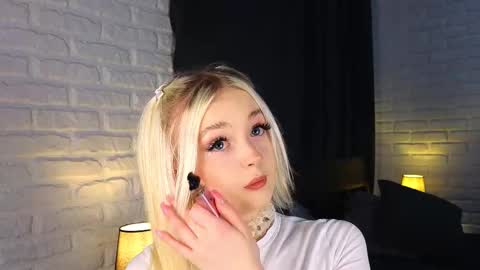 twinklefluff online show from 3, 10, 2025