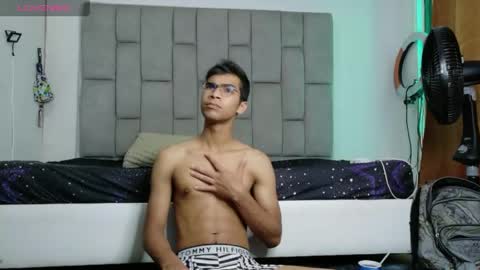 twinksecrets_ online show from 14, 4, 2026