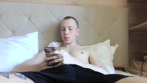 TwinkyBoyxq online show from 25, 9, 2025