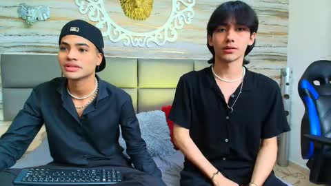 Snapshot of twinslovers_ chatting on 9, 9, 2025 twinslovers_ online show from 9, 9, 2025