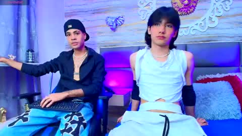 Snapshot of twinslovers_ chatting on 11, 9, 2025 twinslovers_ online show from 11, 9, 2025