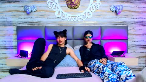 Snapshot of twinslovers_ chatting on 21, 9, 2025 twinslovers_ online show from 21, 9, 2025