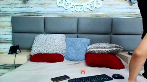 Snapshot of twinslovers_ chatting on 2, 10, 2025 twinslovers_ online show from 2, 10, 2025