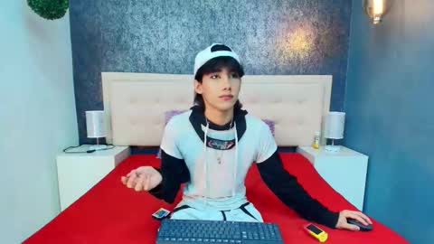 Snapshot of twinslovers_ chatting on 9, 10, 2025 twinslovers_ online show from 9, 10, 2025