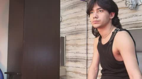twinslovers_ online show from 12, 5, 2026
