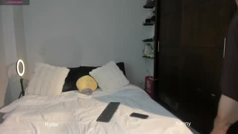 Snapshot of twintease chatting on 4, 2, 2025 twintease online show from 4, 2, 2025
