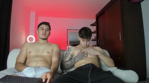 Snapshot of twintease chatting on 10, 10, 2025 twintease online show from 10, 10, 2025