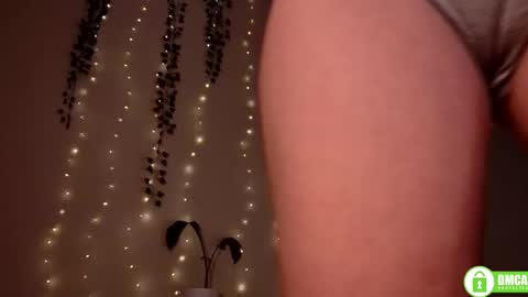 Snapshot of twix_girl chatting on 7, 11, 2025 Stranger online show from 7, 11, 2025