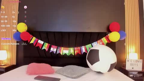 twodolls18 online show from 4, 7, 2026
