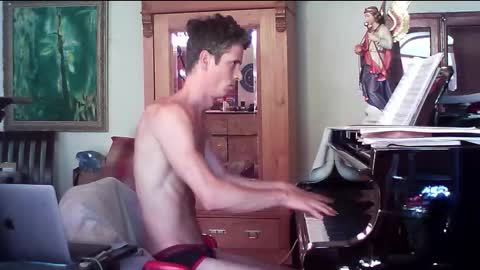 TobeBritta online show from 24, 9, 2025