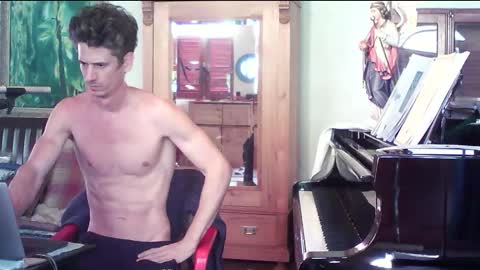 TobeBritta online show from 19, 10, 2025