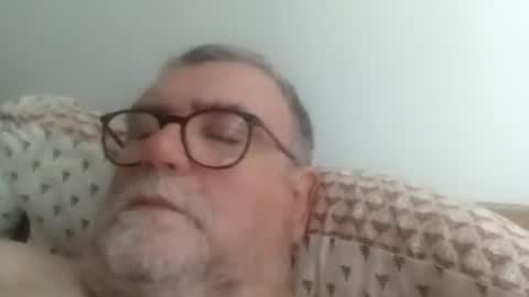 Snapshot of twohats2810 chatting on 2, 7, 2026 twohats2810 online show from 2, 7, 2026