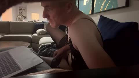 txguybi online show from 28, 7, 2026