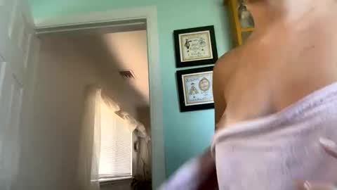 Snapshot of tylababyy chatting on 23, 11, 2025 tylababyy online show from 23, 11, 2025