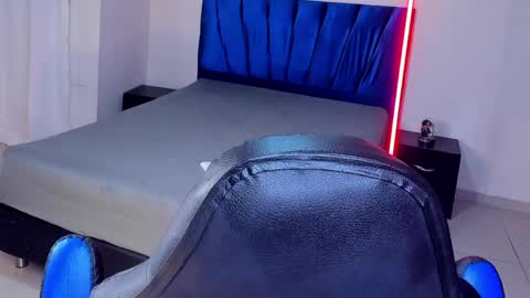 tyler_bell_ online show from 7, 4, 2026