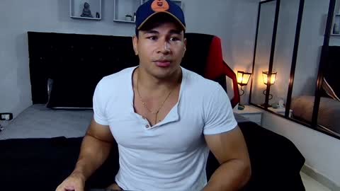 tyler_hank1 online show from 26, 1, 2025