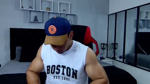 tyler_hank1 online show from 1, 2, 2025