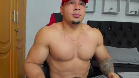 tyler_hank1 online show from 12, 7, 2026