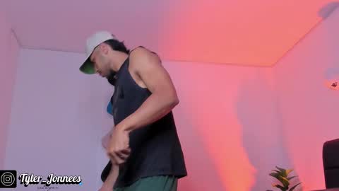 Snapshot of tyler_jonnes chatting on 21, 10, 2025 Tyler online show from 21, 10, 2025