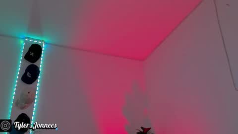 Snapshot of tyler_jonnes chatting on 13, 12, 2025 Tyler online show from 13, 12, 2025