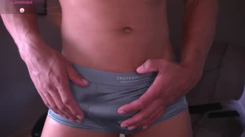 Snapshot of tyler_muscle chatting on 29, 10, 2025 David online show from 29, 10, 2025