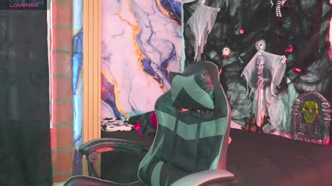 Tyler online show from 28, 10, 2025