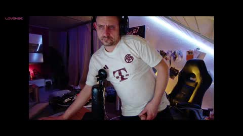 Snapshot of tyran28111984 chatting on 2, 3, 2025 Sascha online show from 2, 3, 2025