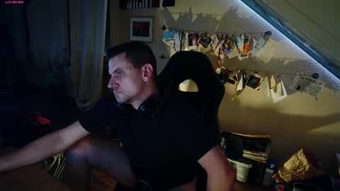 Snapshot of tyran28111984 chatting on 9, 11, 2025 Sascha online show from 9, 11, 2025