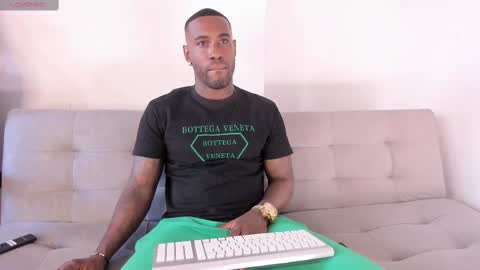 Snapshot of tyron_rulers chatting on 16, 2, 2025 Dvid Rullers online show from 16, 2, 2025