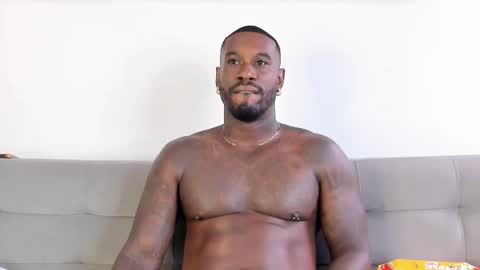 Snapshot of tyron_rulers chatting on 31, 10, 2025 Dvid Rullers online show from 31, 10, 2025