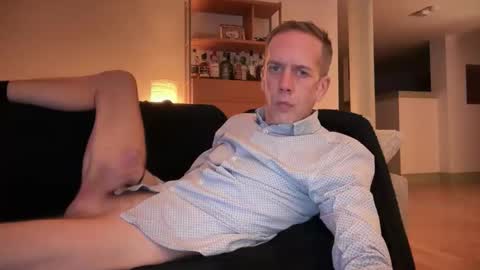 Snapshot of tyronev70 chatting on 19, 11, 2025 Ty online show from 19, 11, 2025