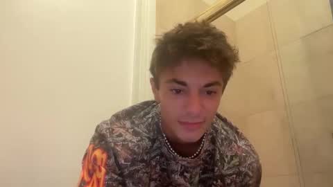Snapshot of tyy0ung chatting on 17, 5, 2026 tyy0ung online show from 17, 5, 2026