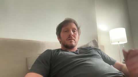 Snapshot of u28005 chatting on 12, 1, 2025 u28005 online show from 12, 1, 2025