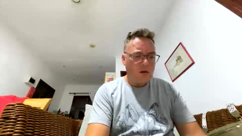 ueberdruck01 online show from 16, 10, 2025