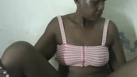 Snapshot of ugandan_quin chatting on 6, 1, 2025 ugandan_quin online show from 6, 1, 2025