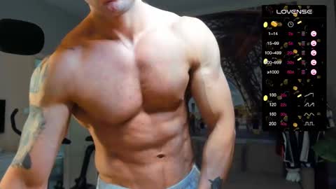 Snapshot of ukgymboy chatting on 6, 10, 2025 James Iron online show from 6, 10, 2025