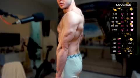 Snapshot of ukgymboy chatting on 19, 10, 2025 James Iron online show from 19, 10, 2025
