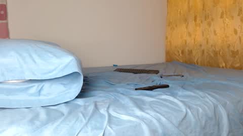 Felipe  model independent online show from 5, 1, 2025